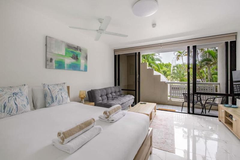 Easy Stay Pool Esplanade Views - image 5