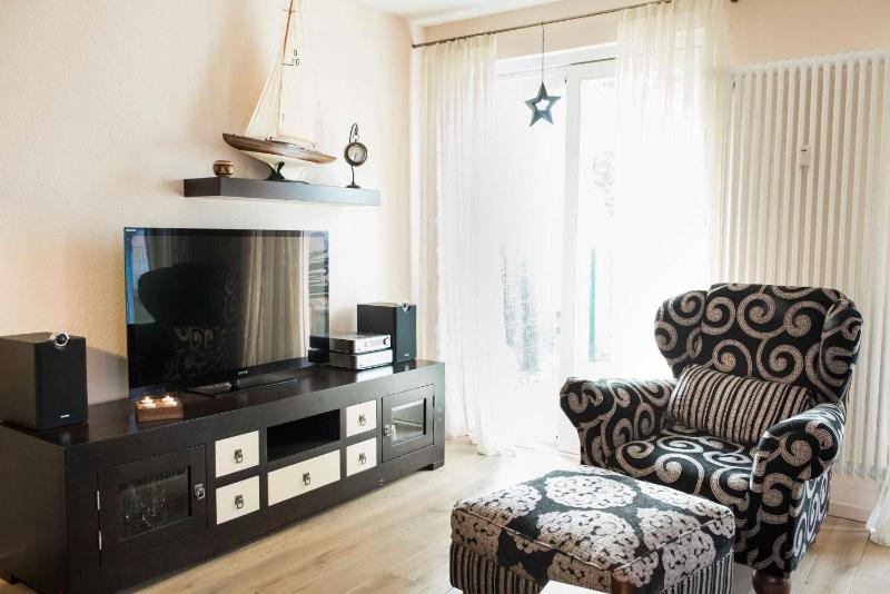 Villa Hansa App 2 2 SZ 2 Bäder Terrasse by Unsere Urlaubszeit - image 1