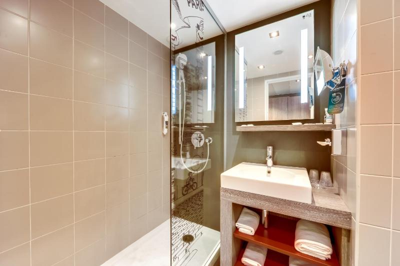 Standard Double Room with Sofa image 2