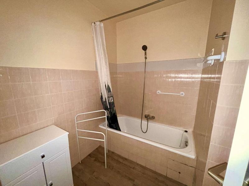 Cavalaire : Appartement 2 Pièces à 300m Plage Clim Balcon - FR-1-226B-331 - image 3