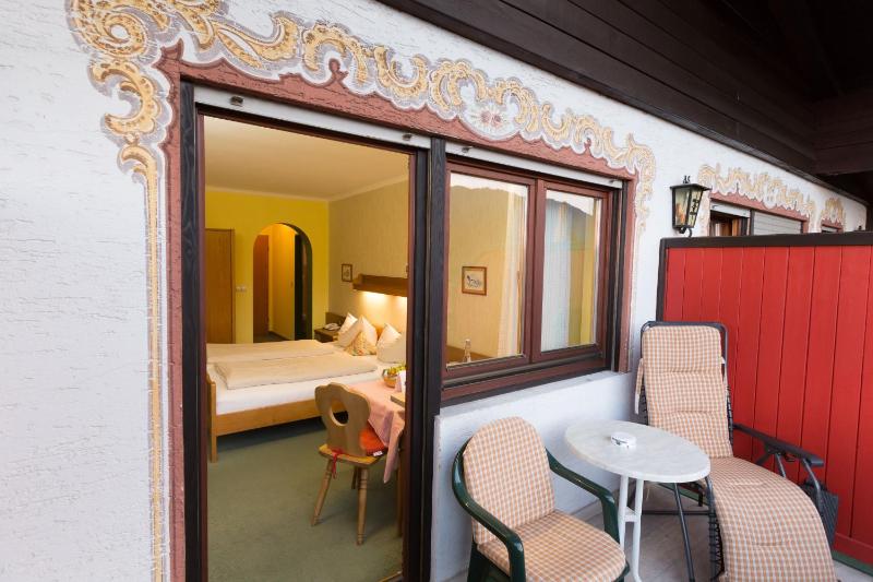 Standard Double Room with Balcony image 4