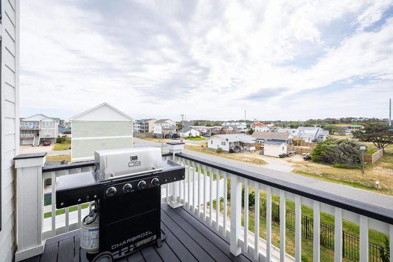 Brand New Luxury Build 2 Min Walk to Beach w Pool - image 27