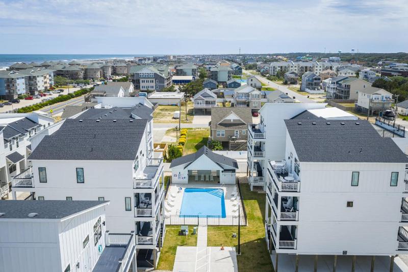 Brand New Luxury Build 2 Min Walk to Beach w Pool - image 17