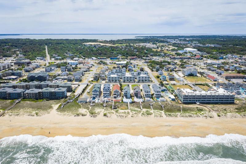 Brand New Luxury Build 2 Min Walk to Beach w Pool - image 3