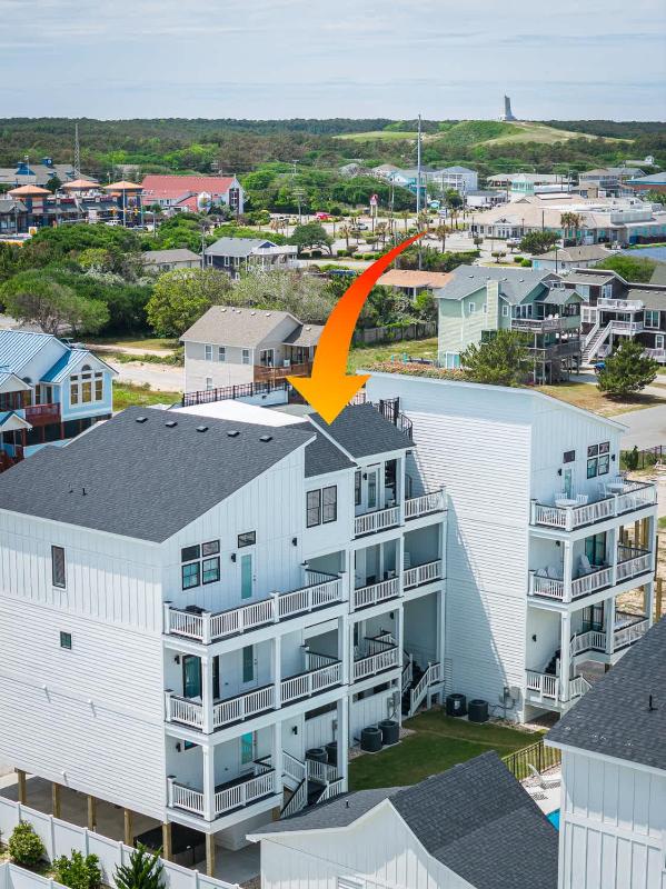 Brand New Luxury Townhome Close to Beach with Pool - image 26