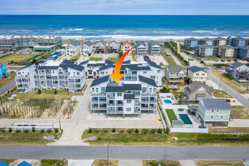 Brand New Luxury Townhome Close to Beach with Pool - image 16