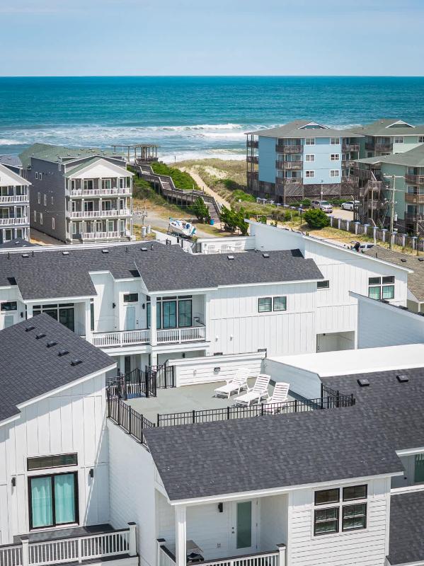 Brand New Luxury Townhome Close to Beach with Pool - image 35