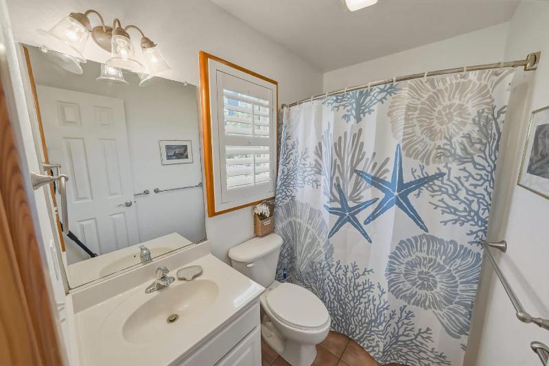 7BR with Heated Pool Volleyball Steps to Beach - image 21