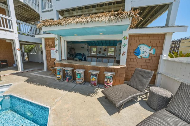 7BR with Heated Pool Volleyball Steps to Beach - image 49