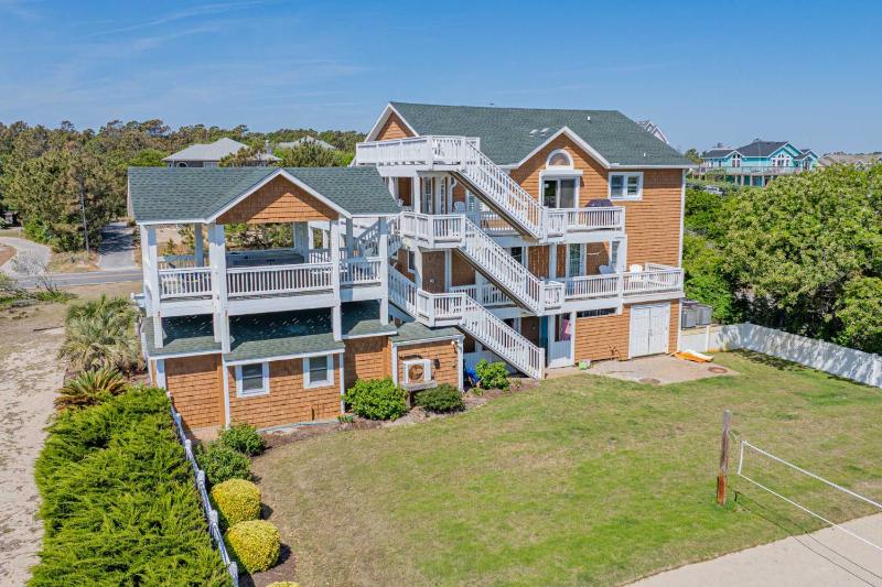 7BR with Heated Pool Volleyball Steps to Beach - image 9