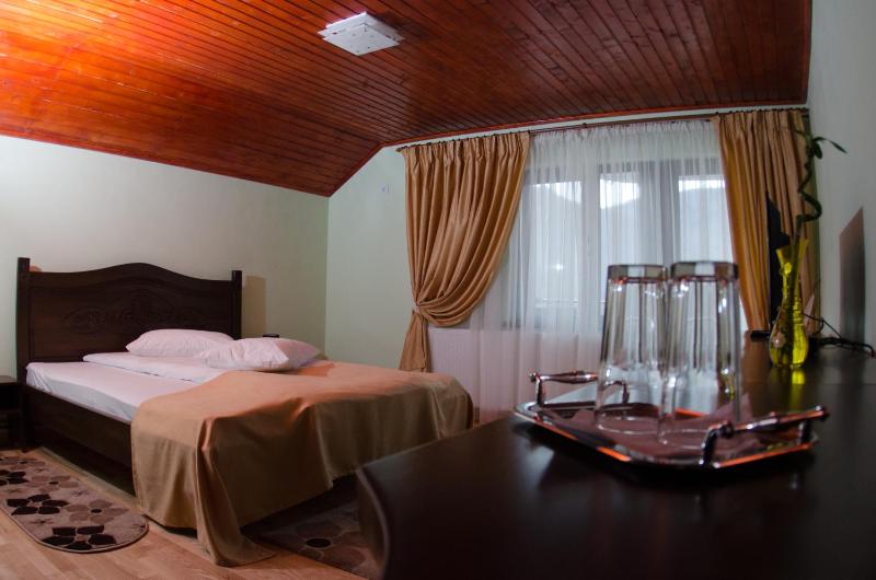 Large Double Room image 3