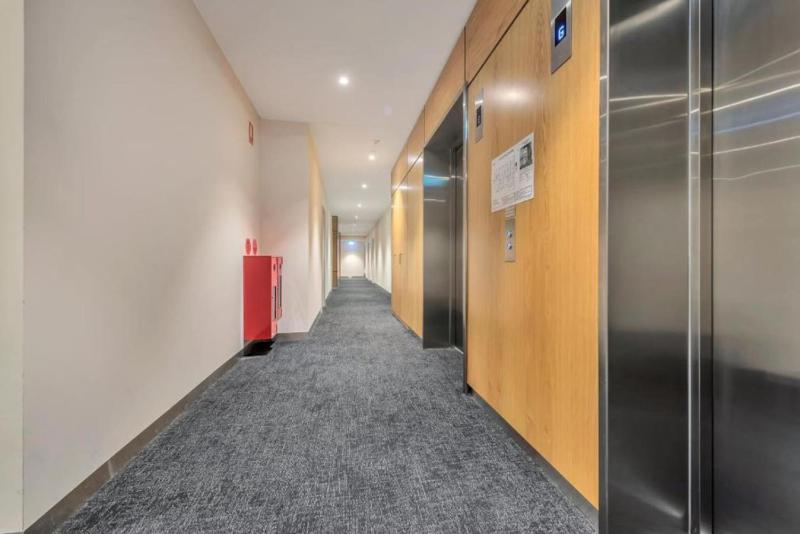 Vision On Morphett 2BR Apartment With Parking - image 14