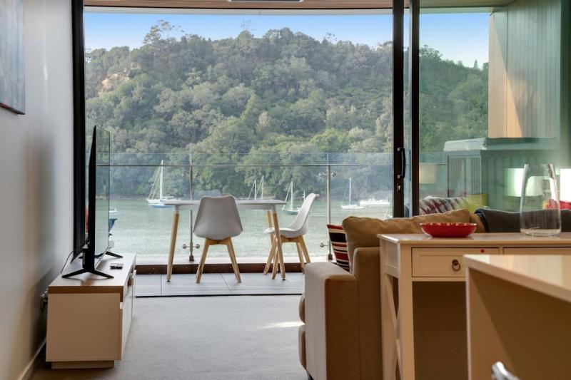 Hobsonville 2BR Waterfront Gem with Water Views - image 15