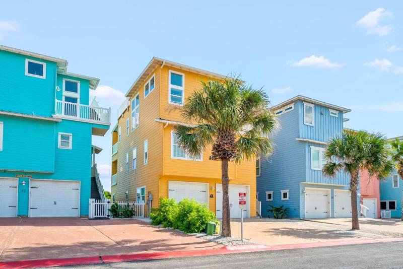 Slice of Paradise Close to Ocean - image 1