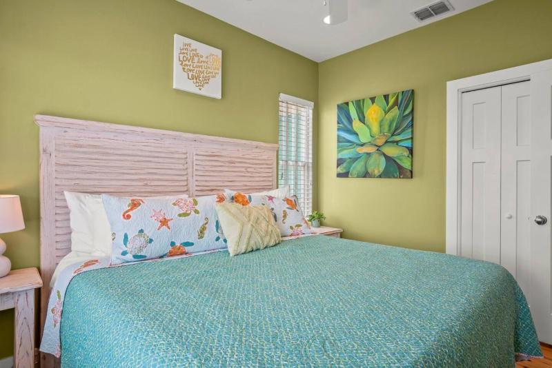 Slice of Paradise Close to Ocean - image 6