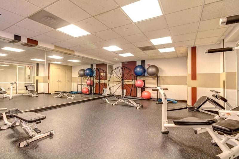 2 Bedroom Fully Furnished Apartment in Downtown Washington - image 9