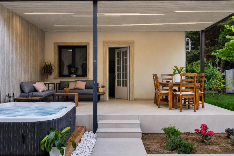 The Pine Grove Villa - image 1