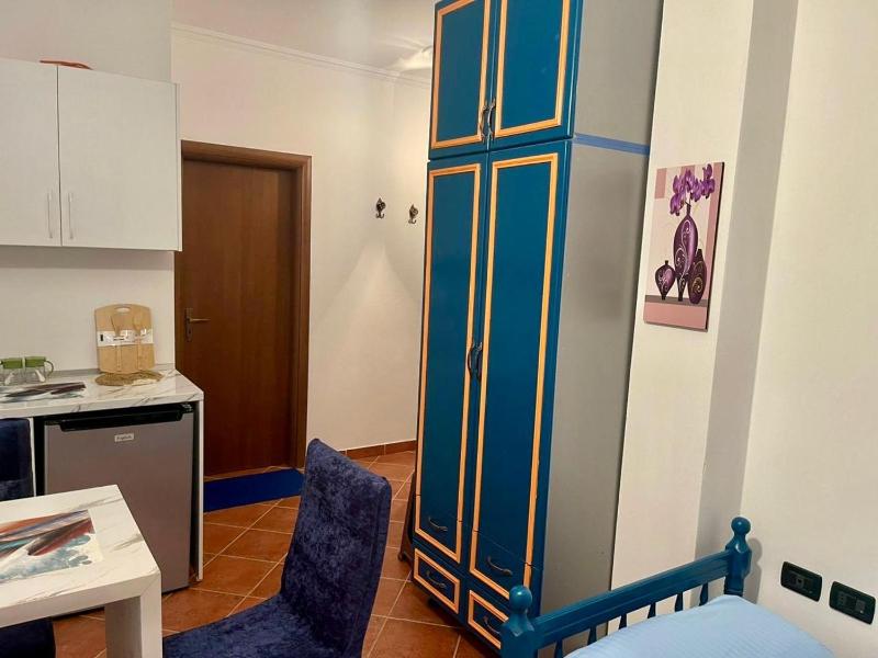 Evans Apartment - image 12