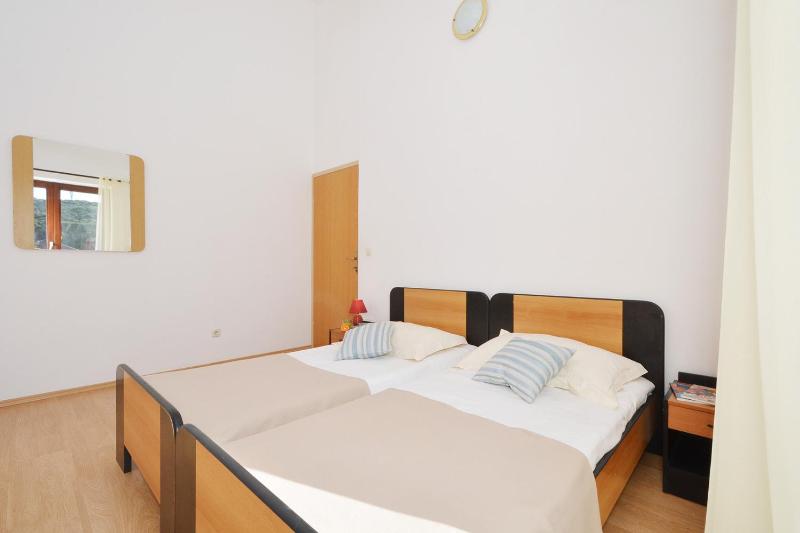 Apartments with panoramic views and a balcony perfect for enjoying the sunset - image 14
