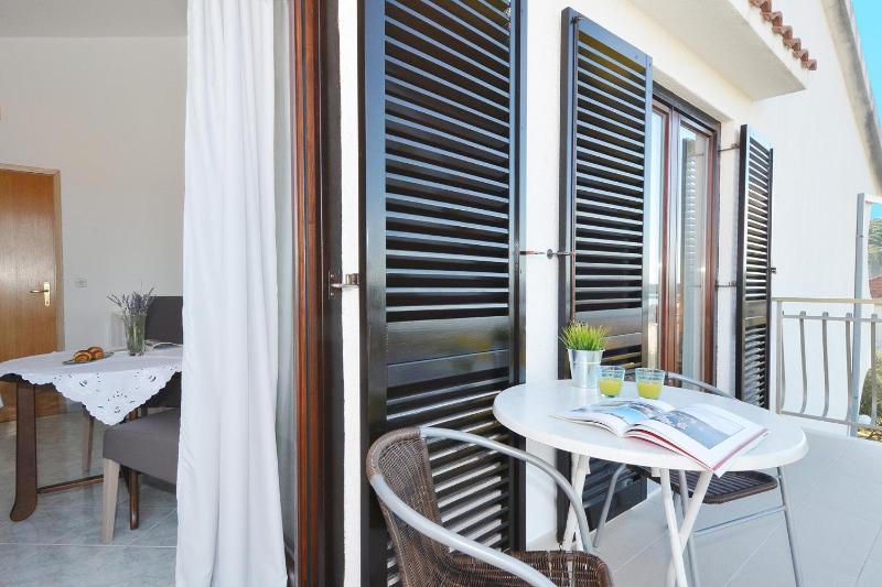 Apartments with panoramic views and a balcony perfect for enjoying the sunset - image 22