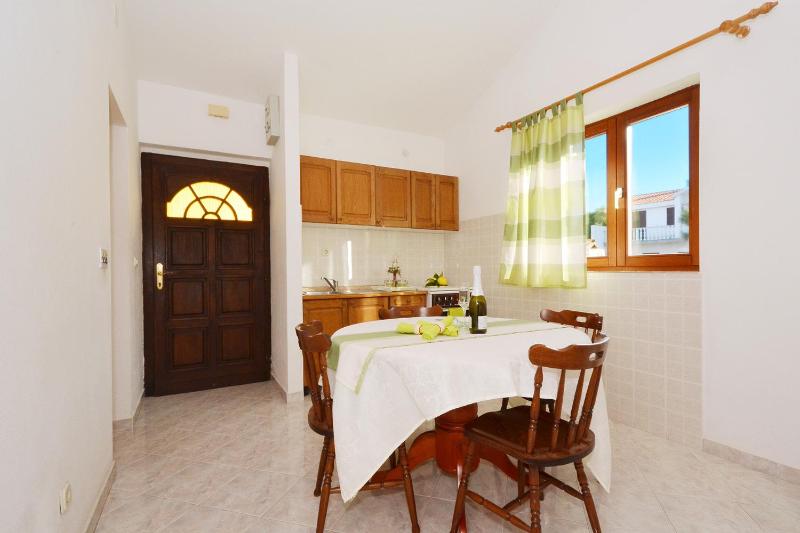 Apartments with panoramic views and a balcony perfect for enjoying the sunset - image 2