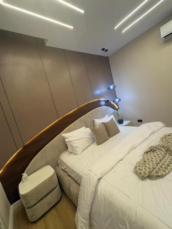 Vluxuries - image 2