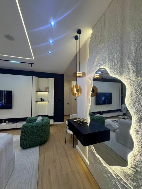 Vluxuries - image 12