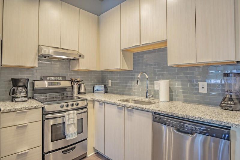 Midtown Fully Furnished Apartments - Great Location apts - image 19