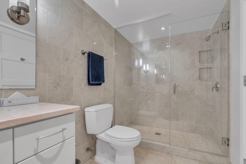 Furnished 2BR Apartment in Penn Quarter DC apts - image 3