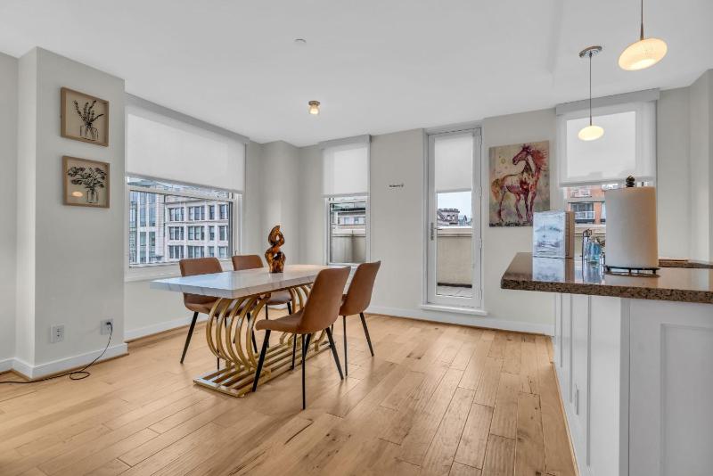 Centrally located Furnished Apt in Penn Quarter apts - image 13