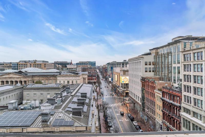 Centrally located Furnished Apt in Penn Quarter apts - image 12