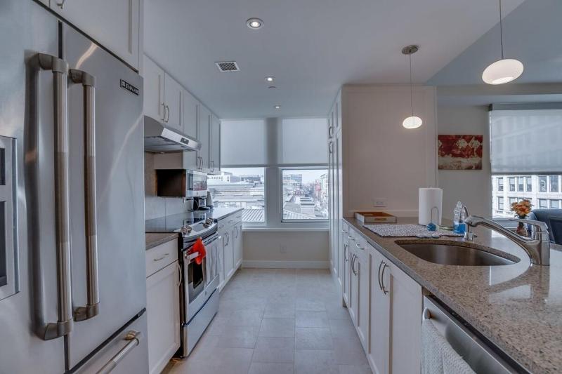 Furnished 2 Bedroom Apartment near National Museum apts - image 3
