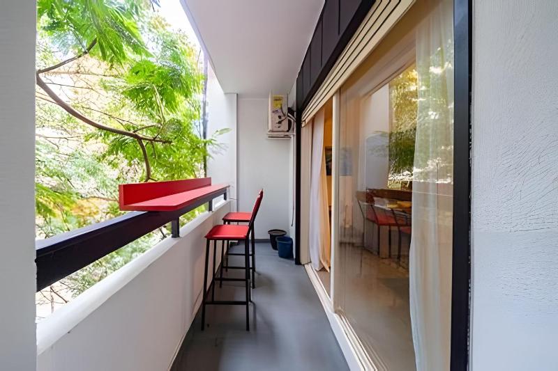 Beautiful apartment just steps from the river - image 5