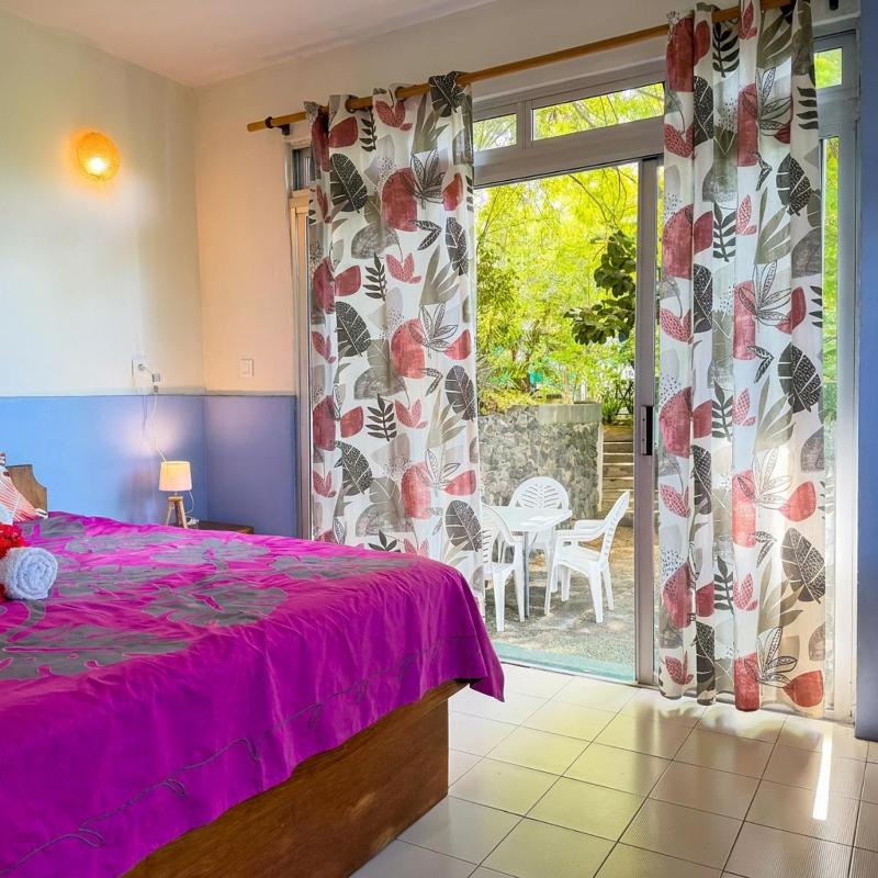 Large studio near city center - image 16