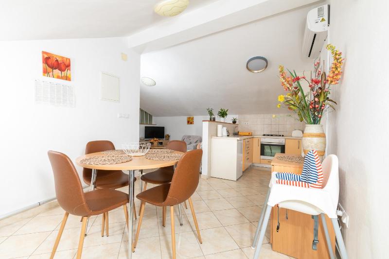Apartments with parking space Hvar - 25144 - image 18