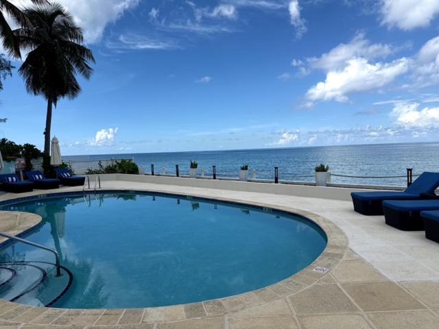 Beachfront 2Br Condo King Queen Sunset Views - image 14