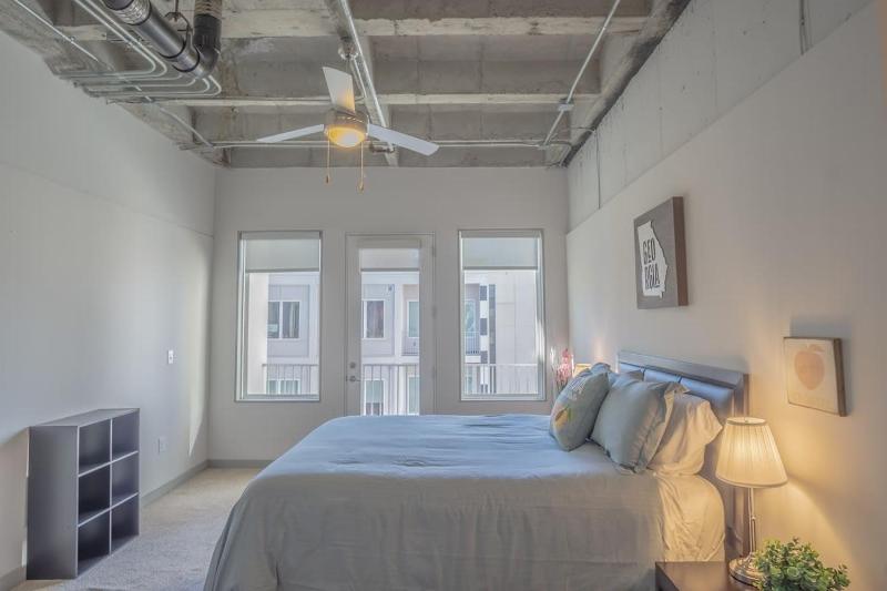 Midtown 1BR Fully Furnished Apartment - Great Location! apts - image 12