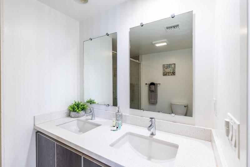 3BR 3BA Fully Furnished Apartment in Hollywood apts - image 7
