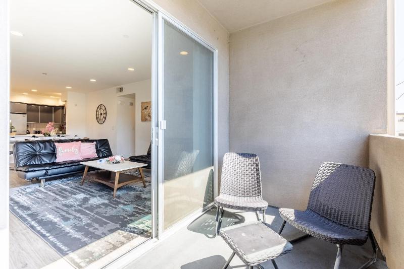 Fully furnished 3 Bedroom Apartment on Poinsettia Place apts - image 15