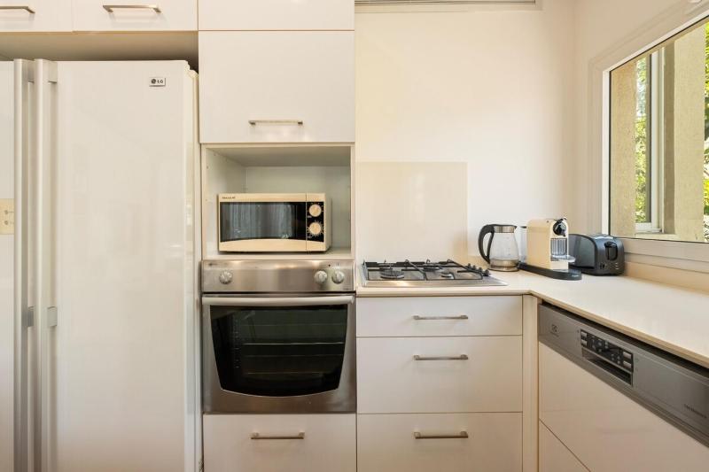 Cozy Family Nest In Tel Aviv Old North By Feelhome - image 16
