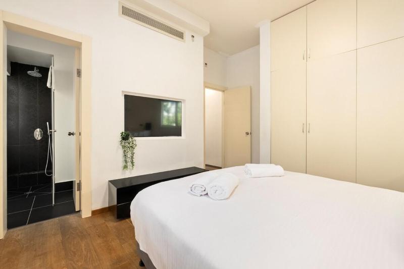 Cozy Family Nest In Tel Aviv Old North By Feelhome - image 10