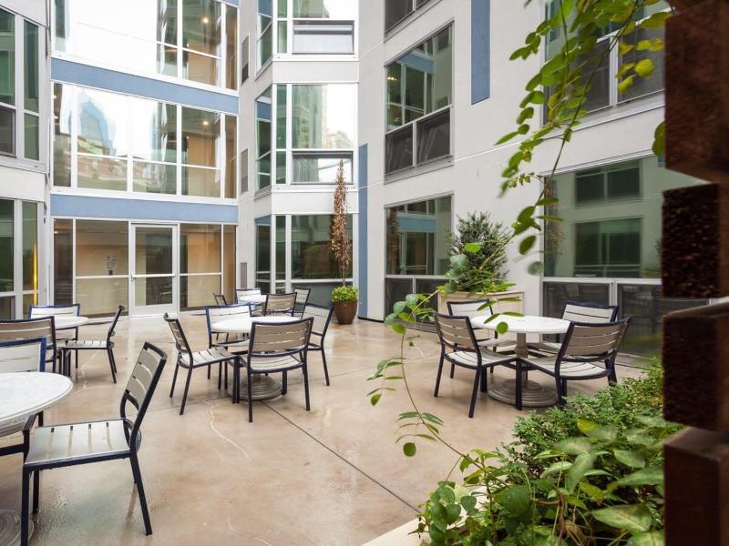 2BR Fully Furnished Apartment in downtown - Great location apts - image 14