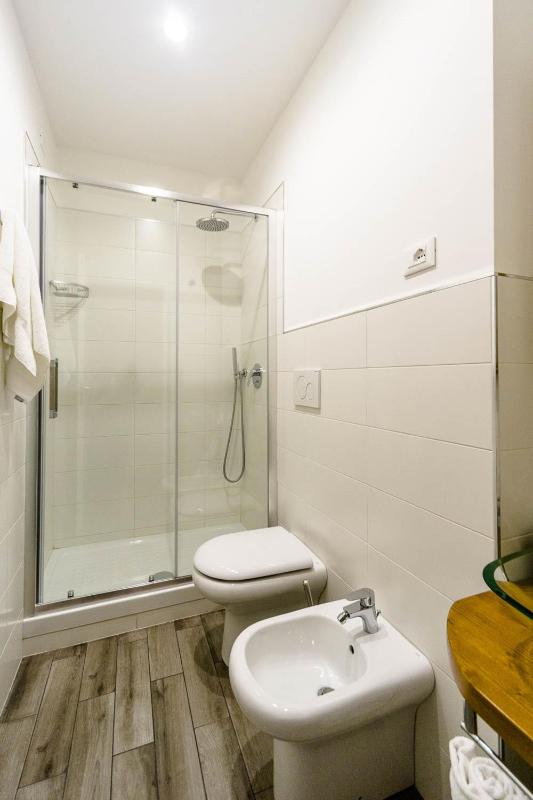 Spacious Double Room with Private Bathroom image 2