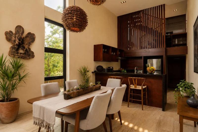 Beautiful Penthouse with Private Rooftop Pool - image 11