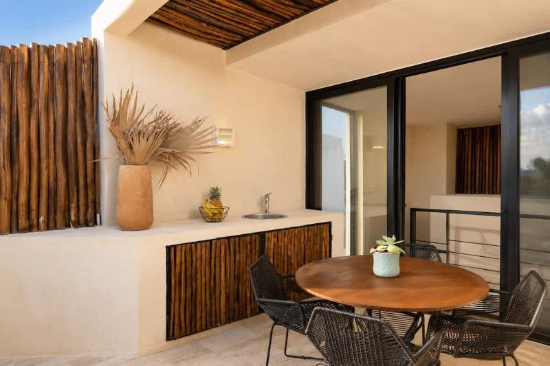 Penthouse with Private Rooftop Pool & Terrace - image 2