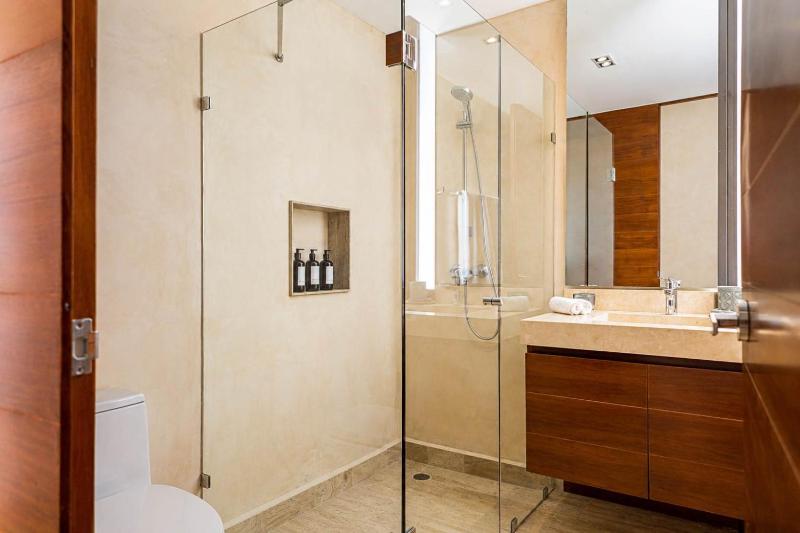 Luxury Tropical PH Private Pool - image 8