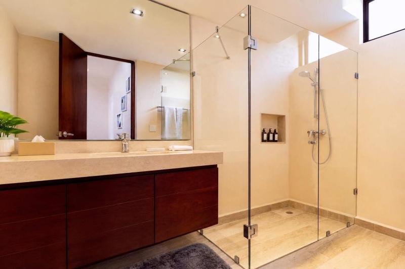 Luxury Tropical PH Private Pool - image 3