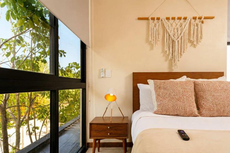 Luxury Tropical PH Private Pool - image 2