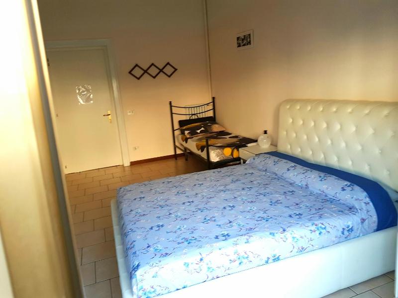 Double Room with Extra Bed image 2