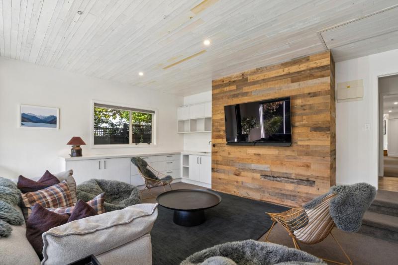 Emerald Oasis by Sotheby's Luxury Rental Homes - image 14